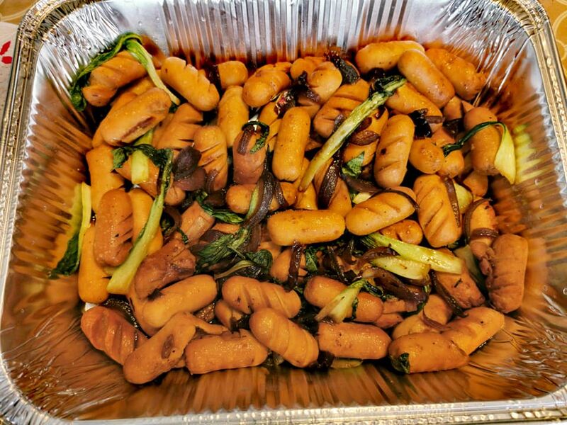 APERO BOX : Mini saucisses sautées, sauce soja et pak choi 