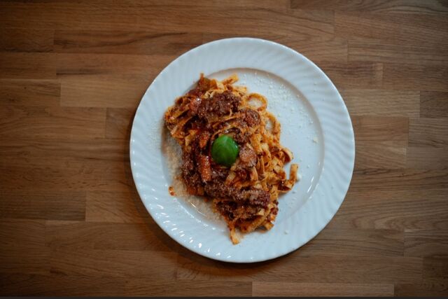 Tagliatelle al Ragu´Bolognese. Rind hackfleich, karotten, Sellerie und zwiebeln. Gekocht mindestens 4 Stunden