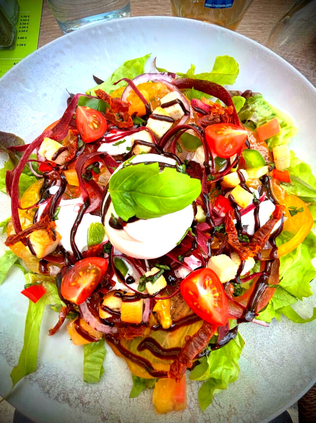 Salade tomate burrata 