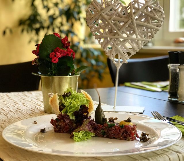 Tagesempfehlung Rindertartar im Restaurant Grünheide Heydewirt am Peetzsee