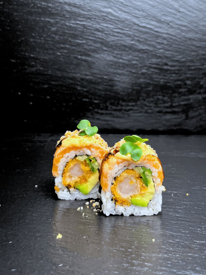 Flamed Salmon Roll
