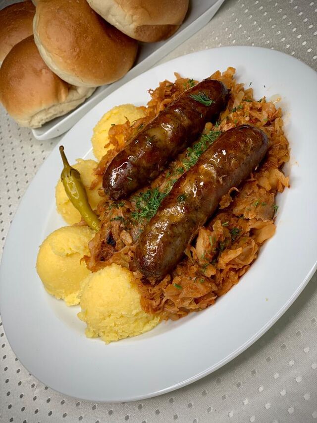 Cârnați de porc Afumați cu varza 