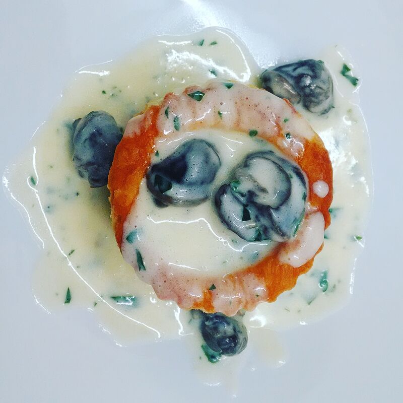Feuilleté d'Escargots / Crème d'Ail