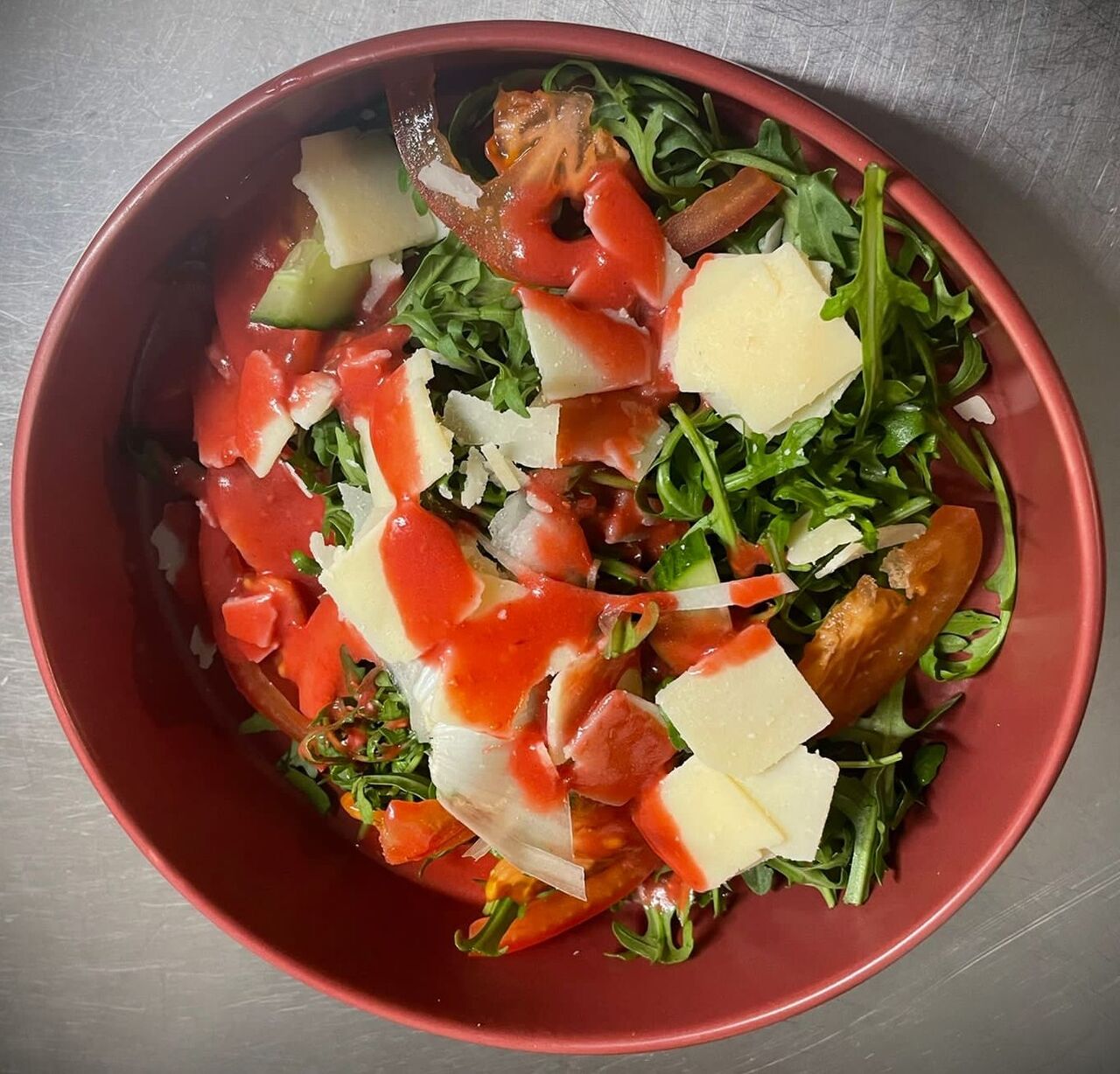 Rucola-Salat mit Parmesan & Tomaten – Frisch, fein & aromatisch