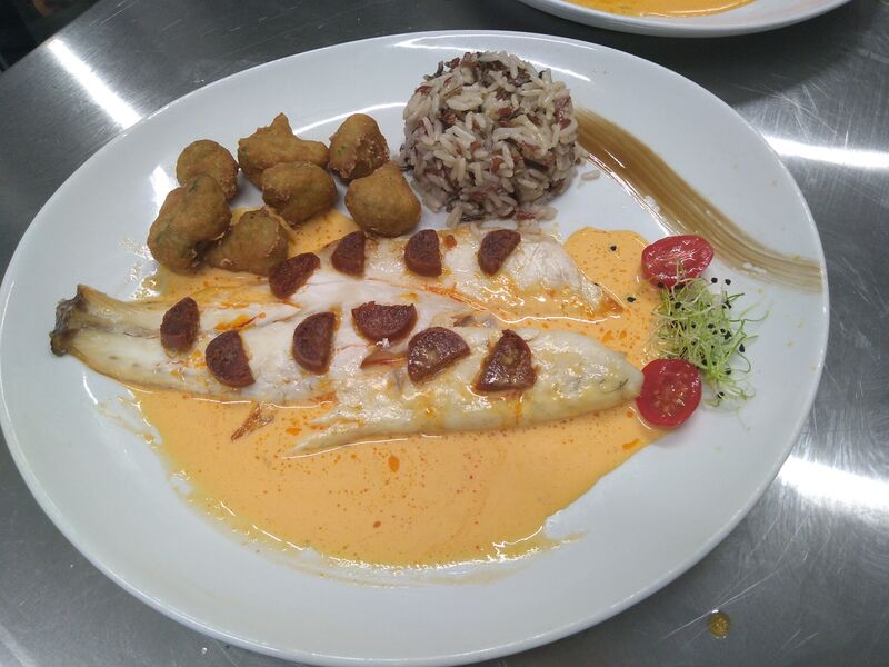 Filet de bar piqué au chorizo