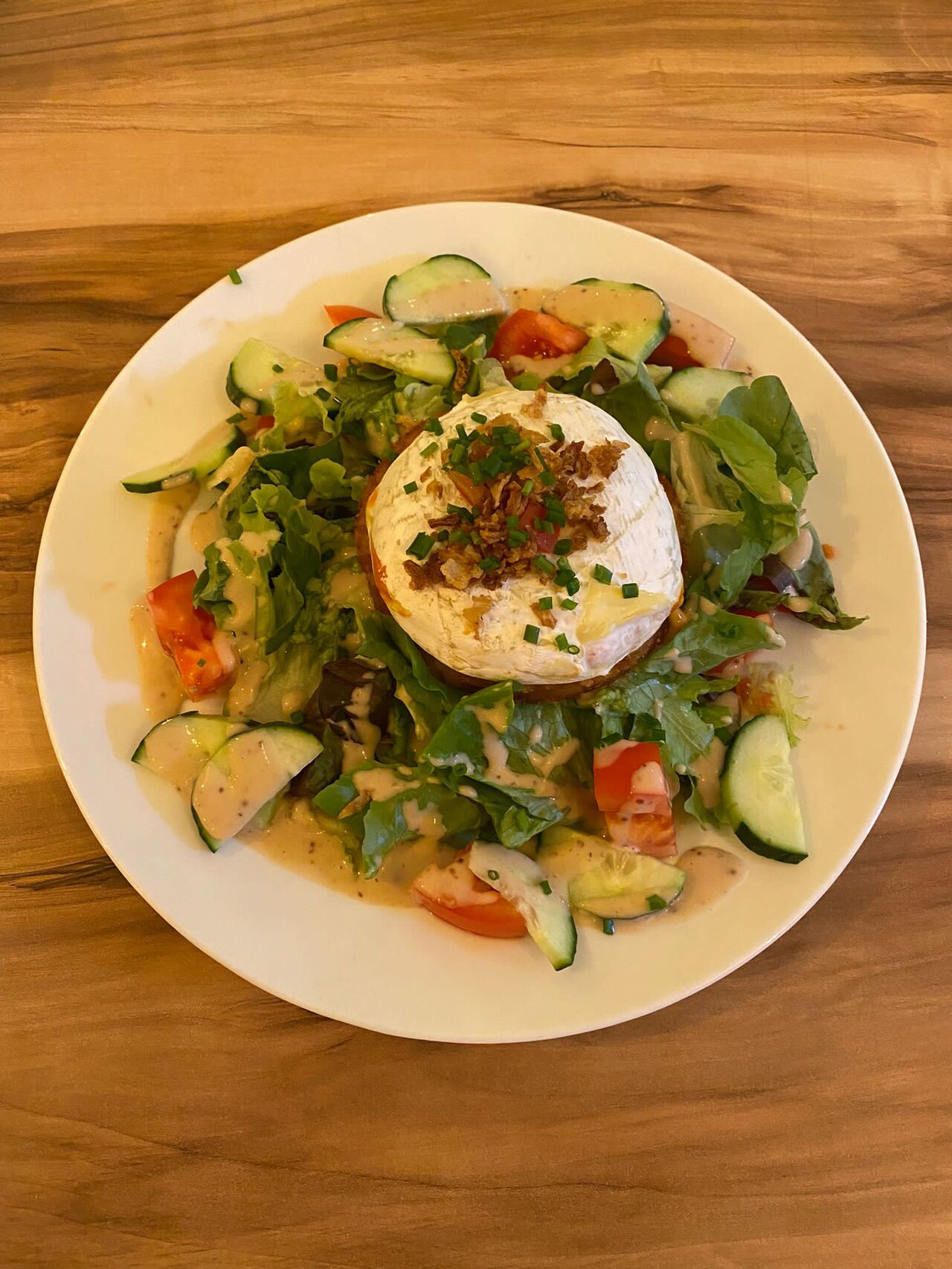 Notre tome Vaudoise fondue, toast de pomme de terre et salade est à la carte ! 