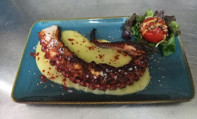 PULPO A LA BRASA DE LEÑA 