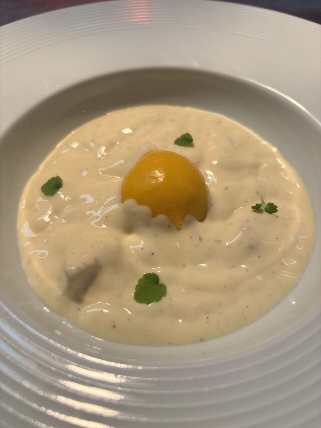 Oeuf cocotte , crème vanille et coeur passion