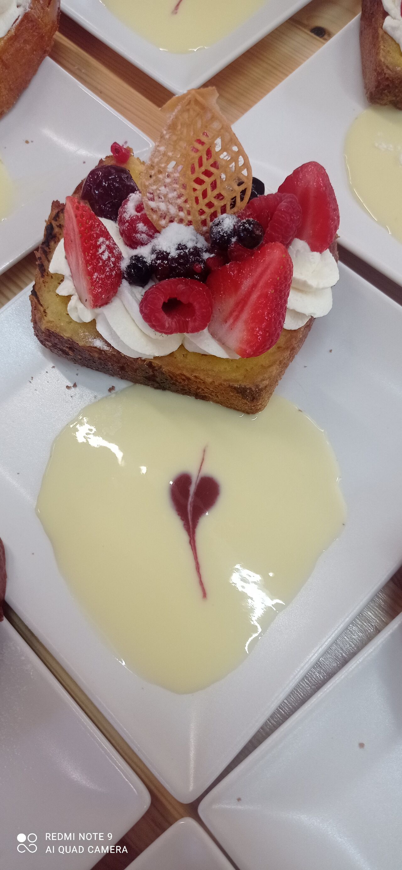 Brioche perdu aux fruits rouges classes en 5 Fleurieux sur l'arbresle