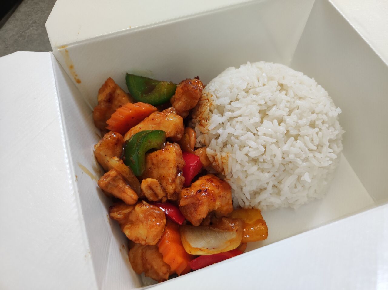 Wok Cajou Poulet - ไก่ผัดเม็ดมะม่วงหิมพานต์