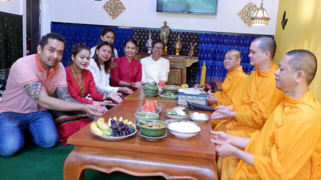 Gabe an den Mönchen