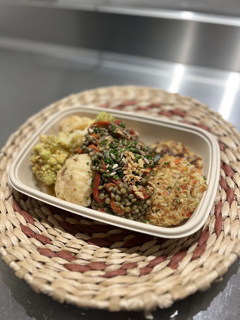 Chou fleur mariné aux épices Louisiana, galettes de pommes de terre, lentilles fondantes 