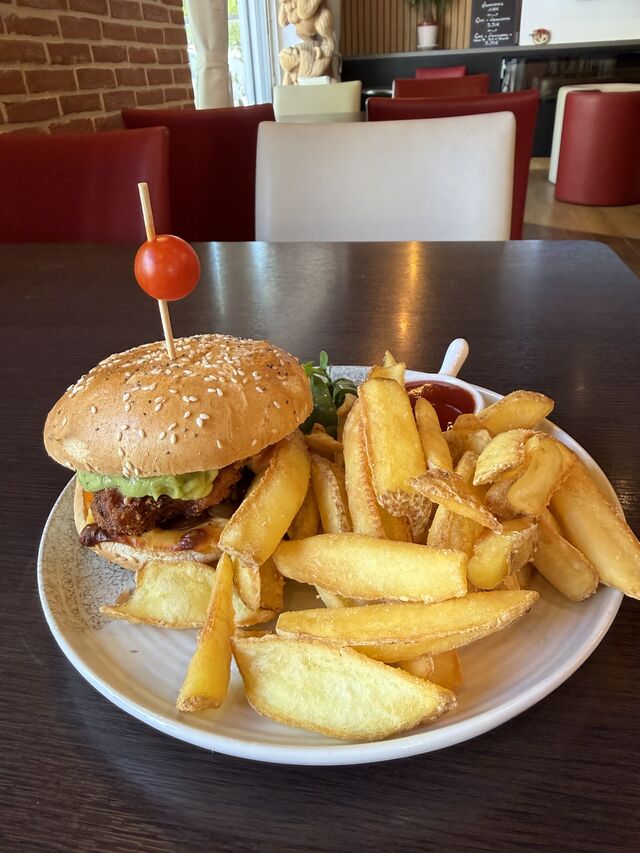 Burger Chicken Avocado