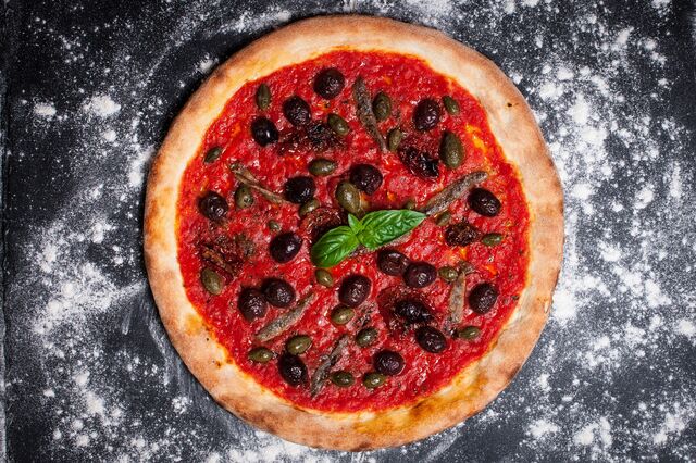 Calabrese!
Acciughe, olive e 'nduia.