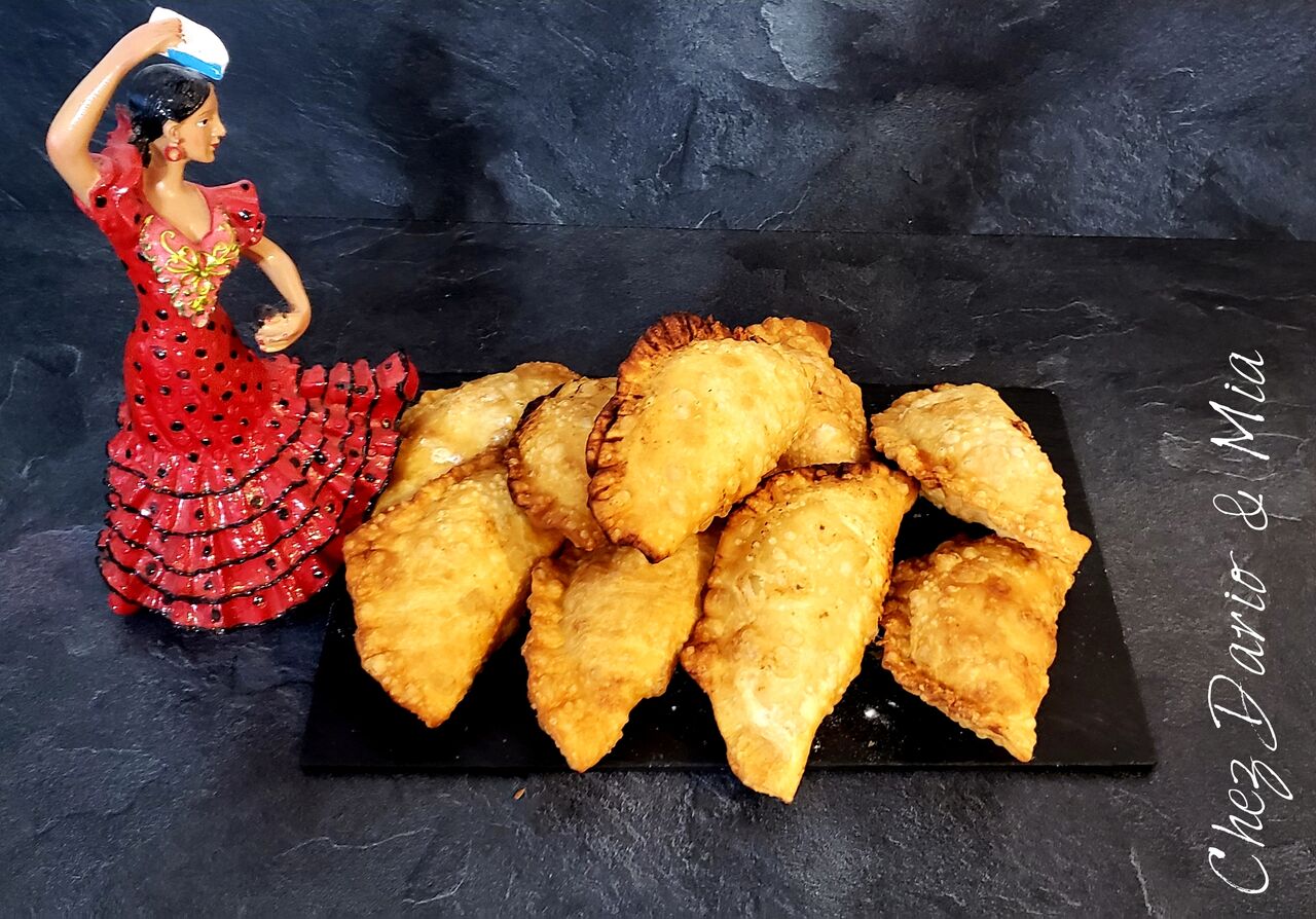 Empanadas de pollo : chaussons garnis au poulet/poivron/tomate