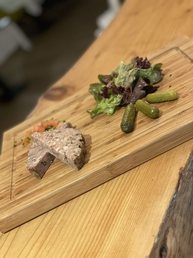 La tranche de terrine au poivre vert