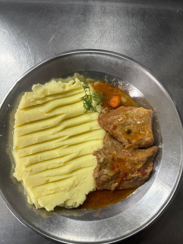 Fiptura de Porc la tava cu Piure de cartofi