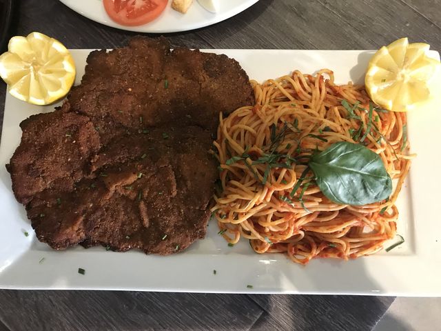 Veal escalope Milanese
Escalope de veau milanaise 