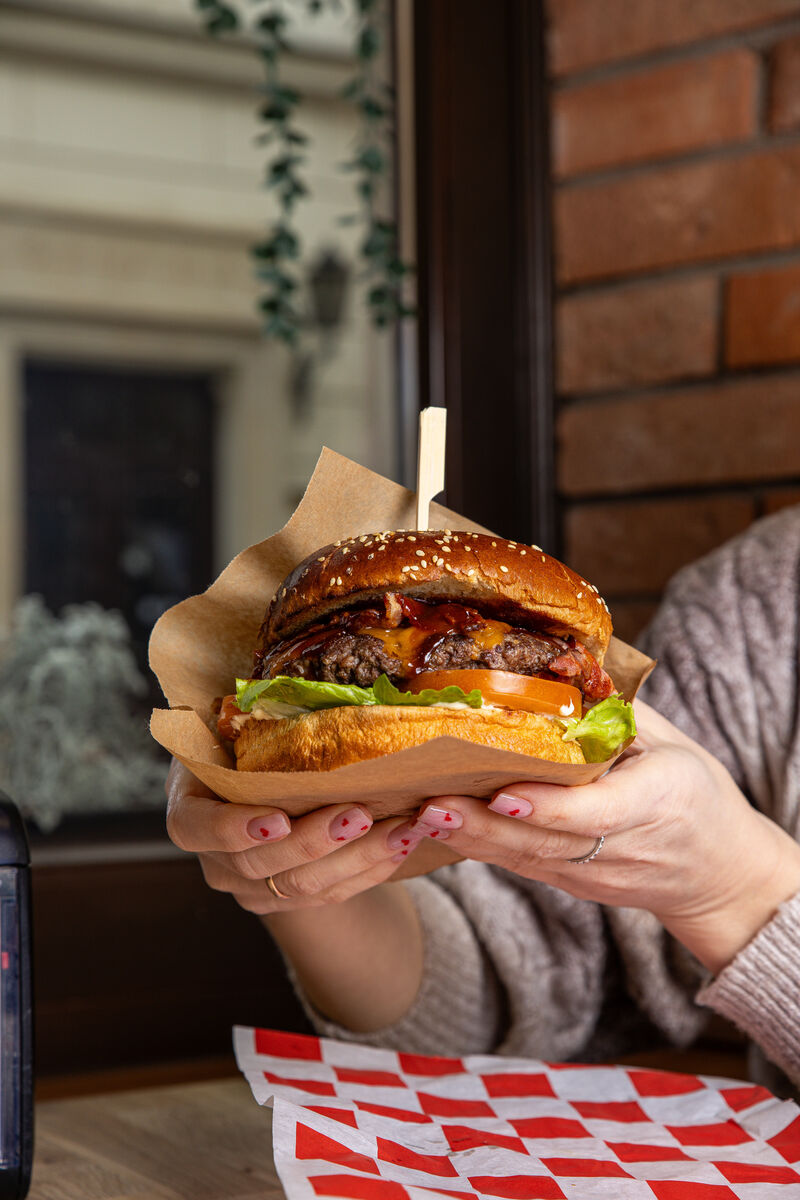 Antler: Gdzie smak spotyka się z dziką przygodą | Antler: Where taste meets wild adventure.