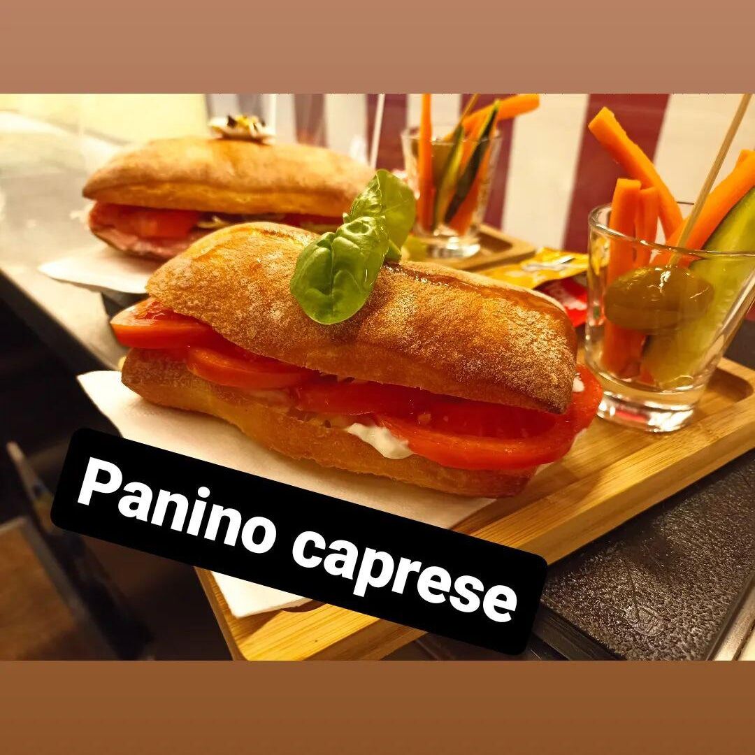 Pomodoro, basilico e mozzarella 