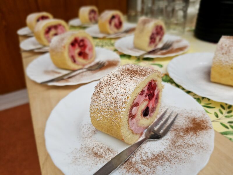 Himbeere Biskuitrolle