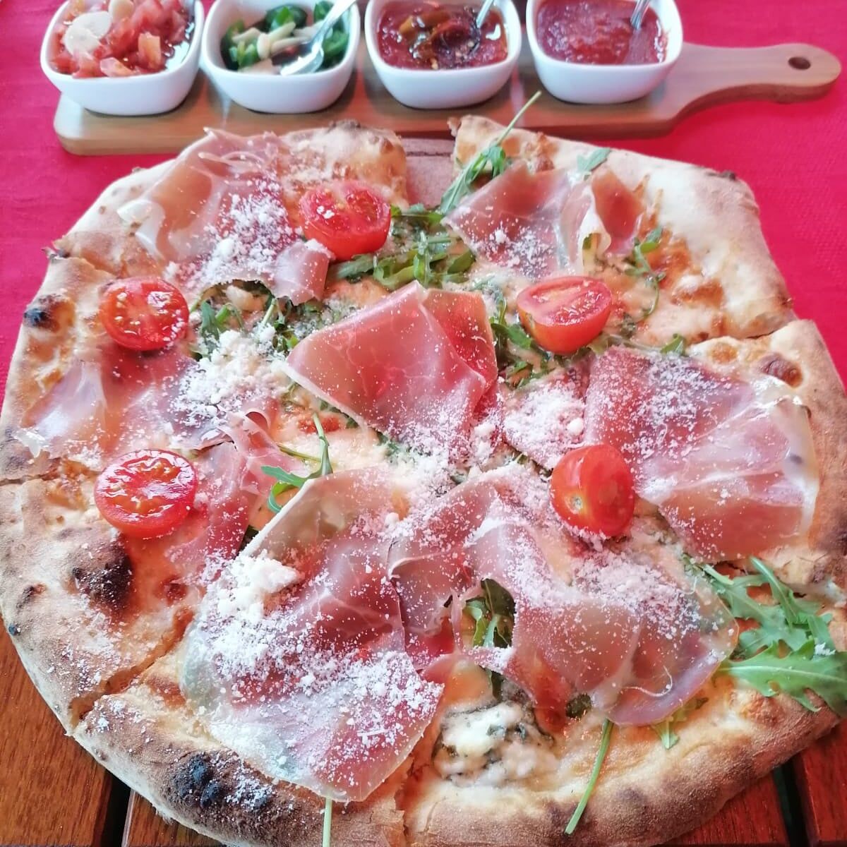 Pizza Prosciuto Crudo 38 lei