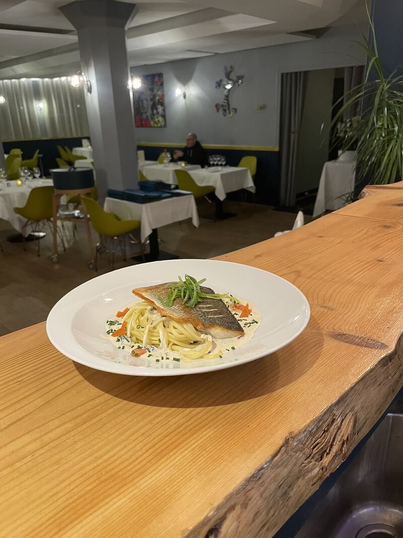 Le filet de bar, linguines et crème de morilles