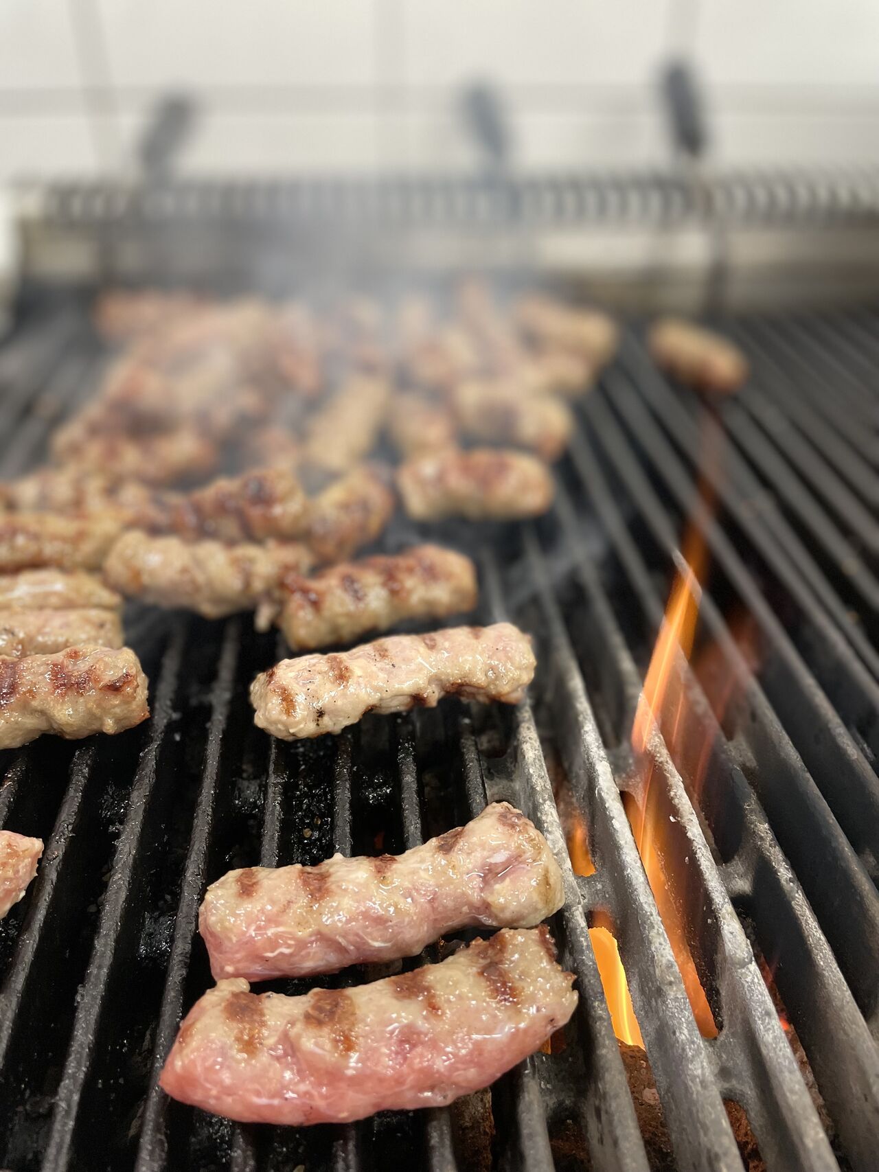 DER GRILL IST HEISS