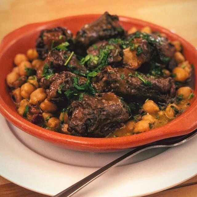 Rabo de Boi com Guisado de Grão