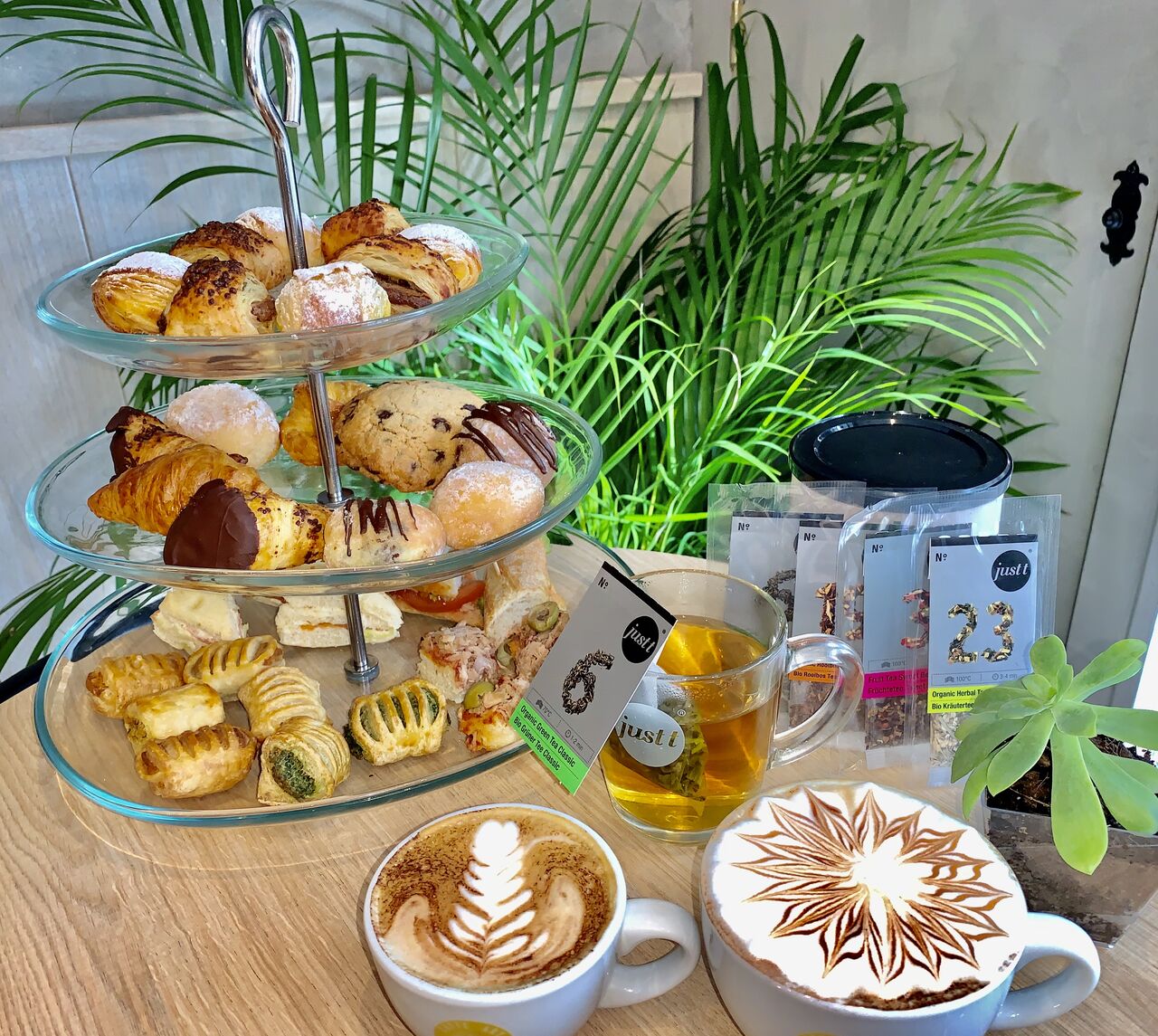 Té o café ? Con nuestras pastas a elegir...