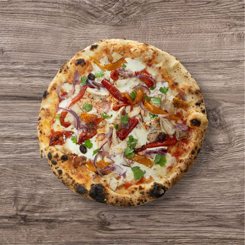 Tex Mex ▪ 14.50€ : tomate, filets de poulet et poivrons cuisinés, oignons rouges, crème épaisse, piment doux, coriandre, origan