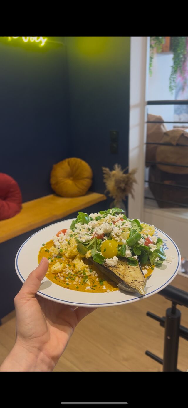 Aubergine houmous curcuma/ eggplant turmeric houmous 