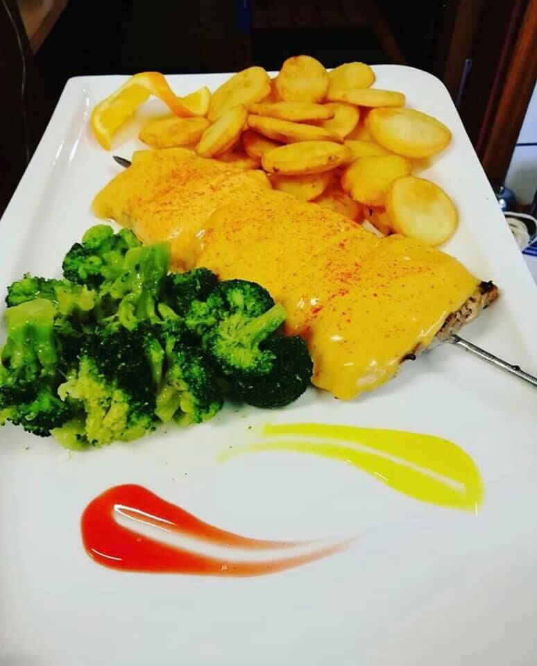 #meet#grilled#cheddar#broccoli#fries
