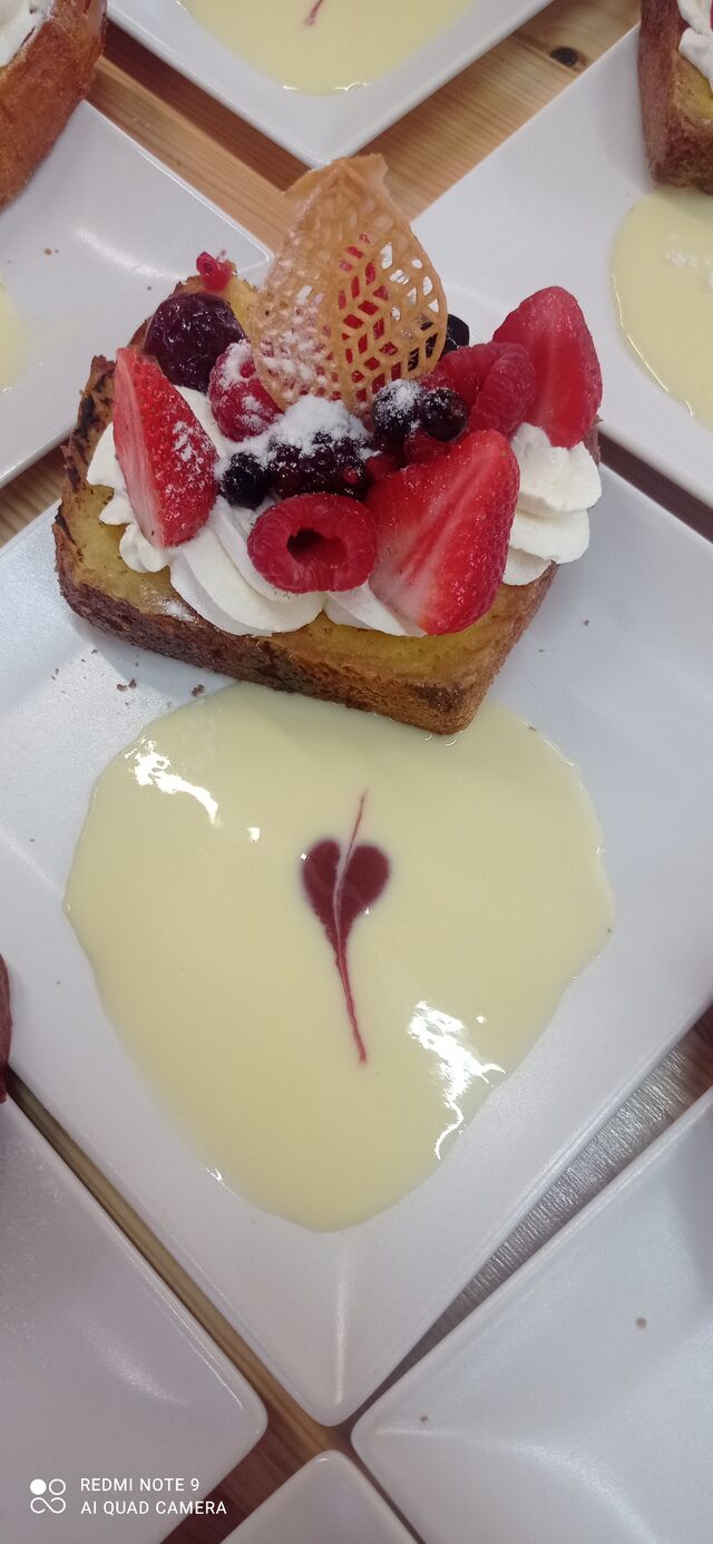 Brioche perdu aux fruits rouges classes en 5 Fleurieux sur l'arbresle