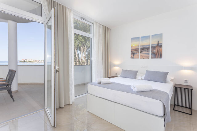 Superior Family Quatruple Room Balcony Sea View Bedroom