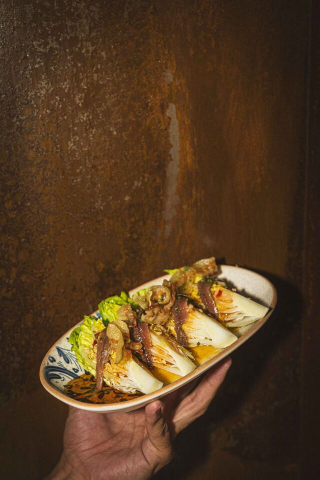 cogollos aliñados con anchoa y panceta ibérica