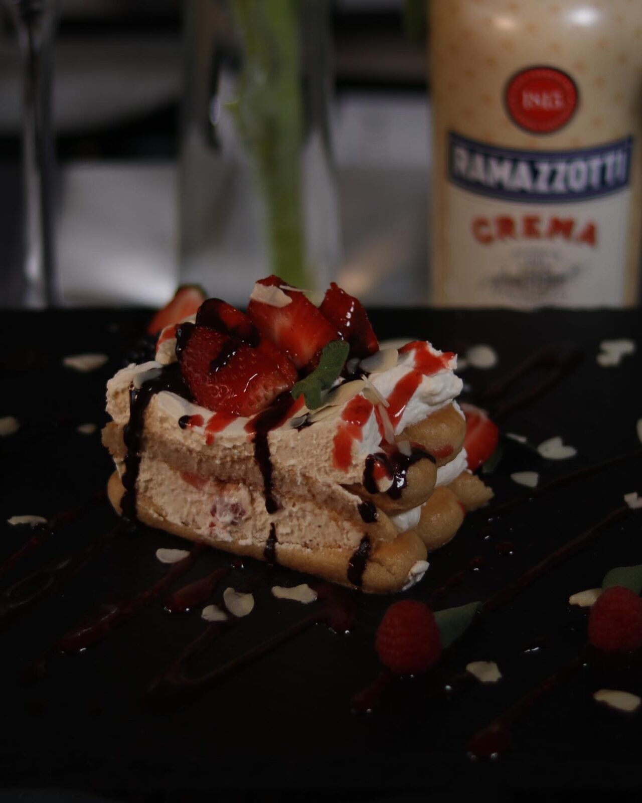 Tiramisù mit Erdbeeren 