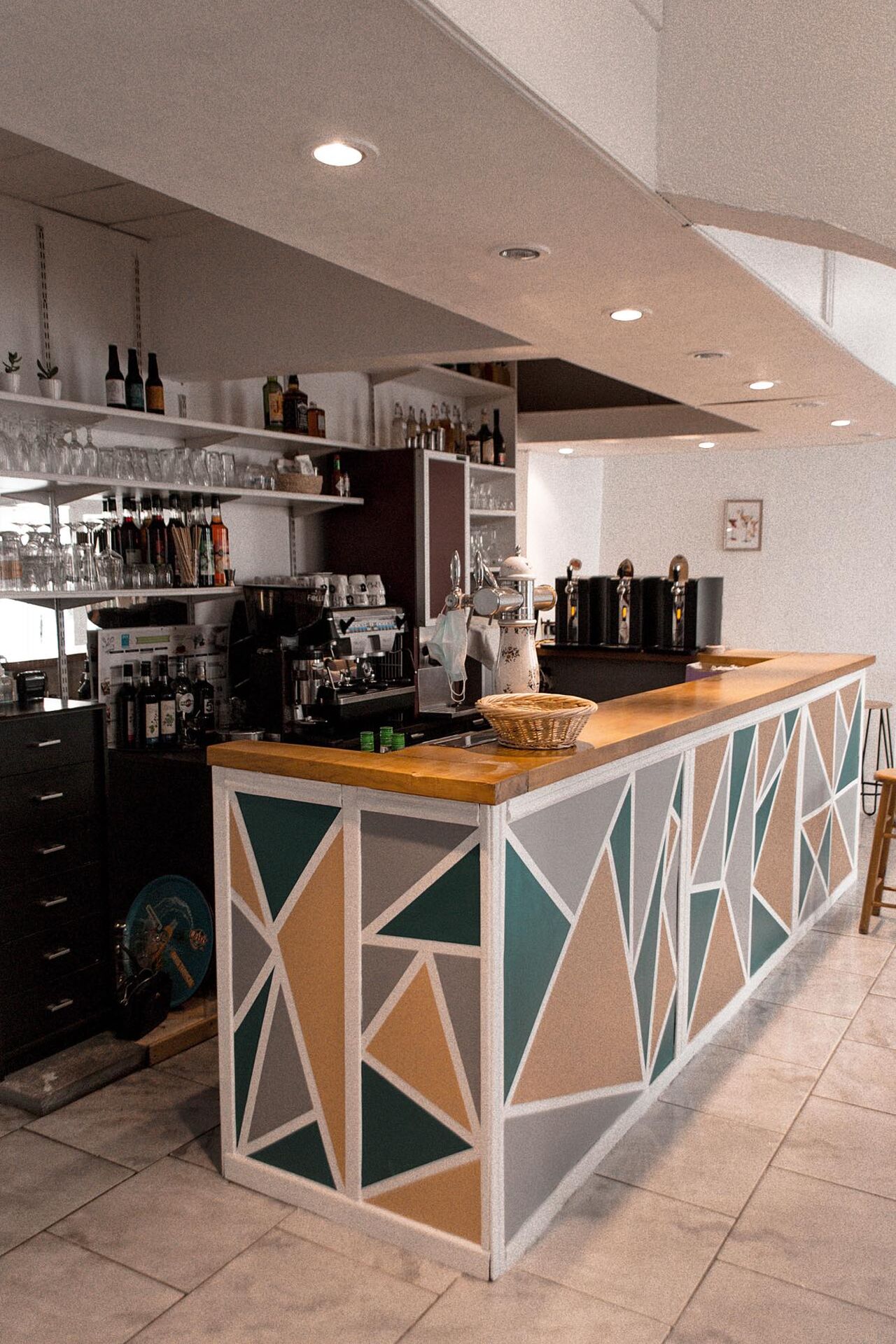 bar