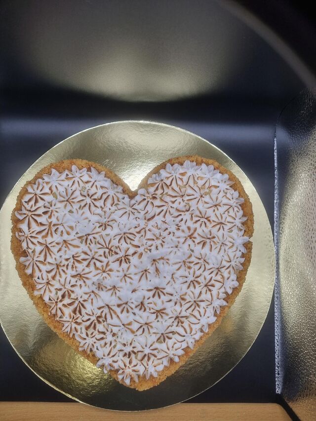TARTE AU CITRON MERINGUEE - 4/6 PERS. 28,00 €