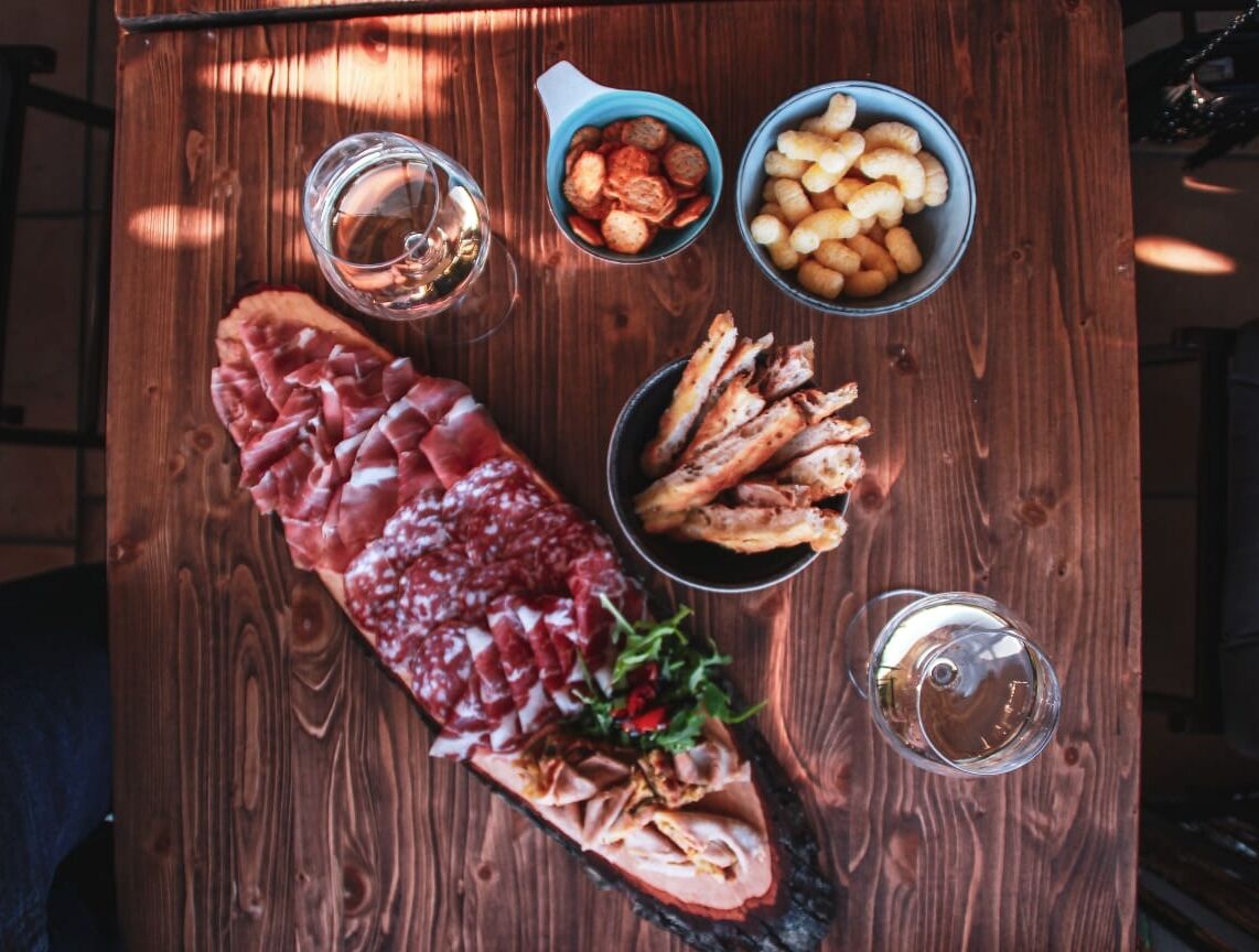 tagliere di salumi aperitivo