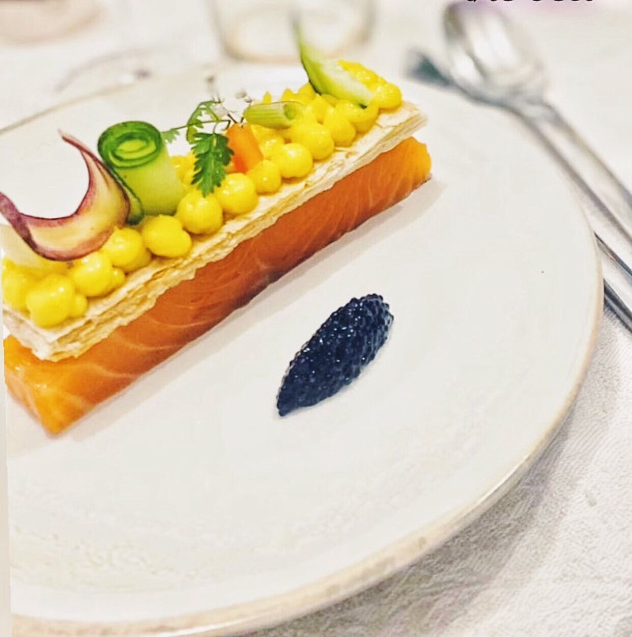 Saumon gravlax / Fenouil / Balsamique blanc / Rouille du pays
