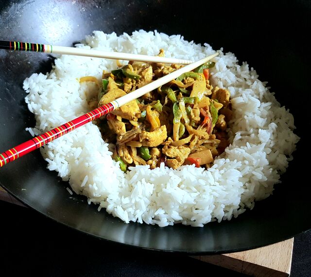 Wok poulet curry riz blanc