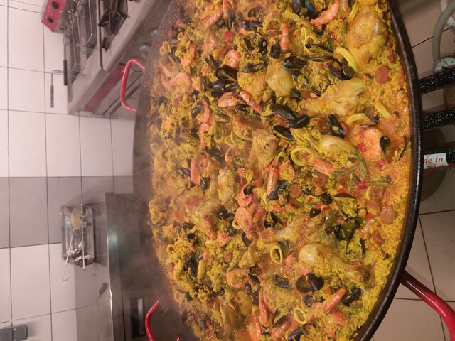 Pendant le confinement, paella du Week-End. Du 8,9 et 10 mai