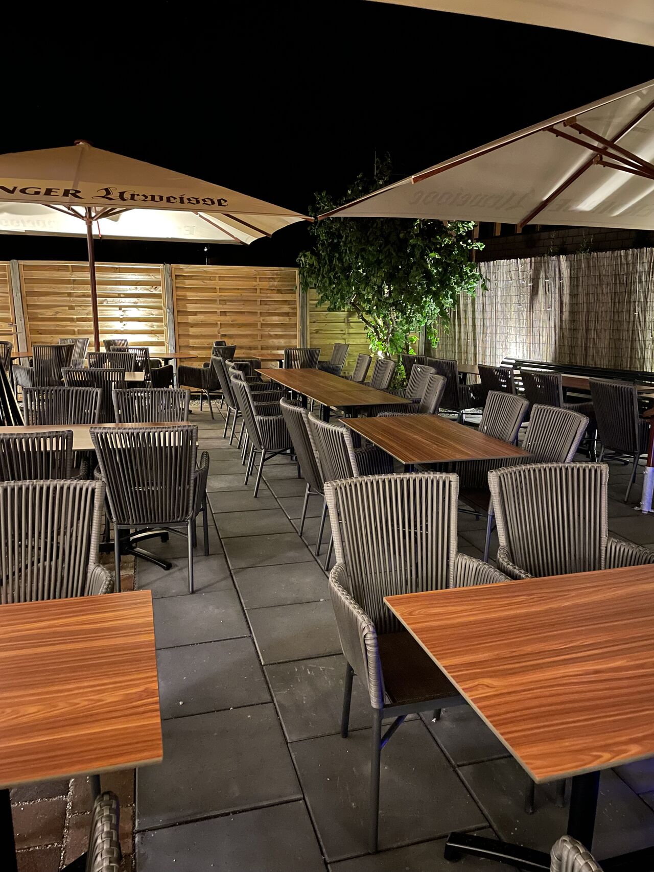 Entdeckt unsere Terrasse im Hinterhof