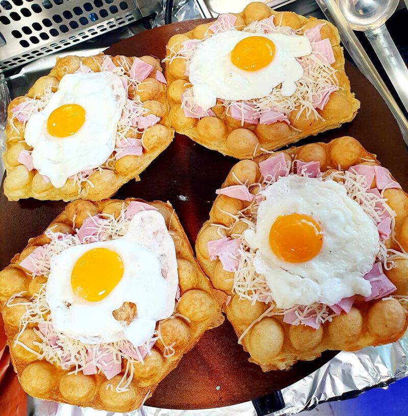 Gaufre Bubble jambon, emmental et œuf au plat