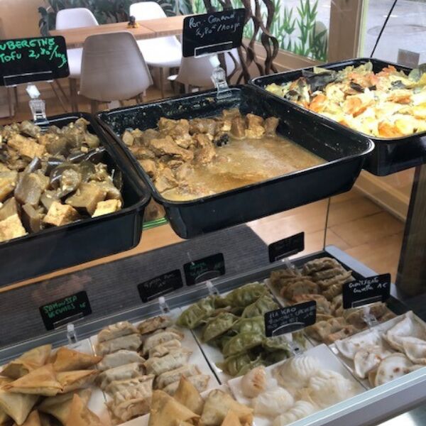 Une vitrine qui chaque jour fait saliver avec ses plats fraichement préparés avec Amour