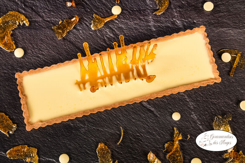 Tarte chocolat blanc décors caramel 6/8 personnes -