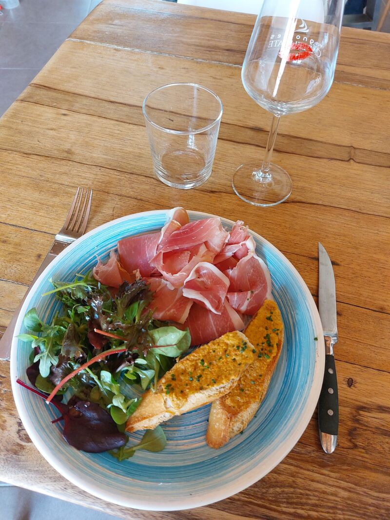 serrano pan con tomate