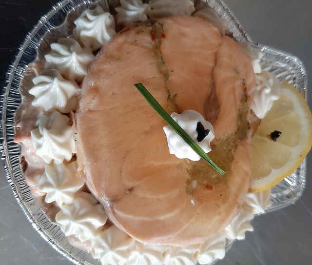 coquille de saumon sur lit de macédoine