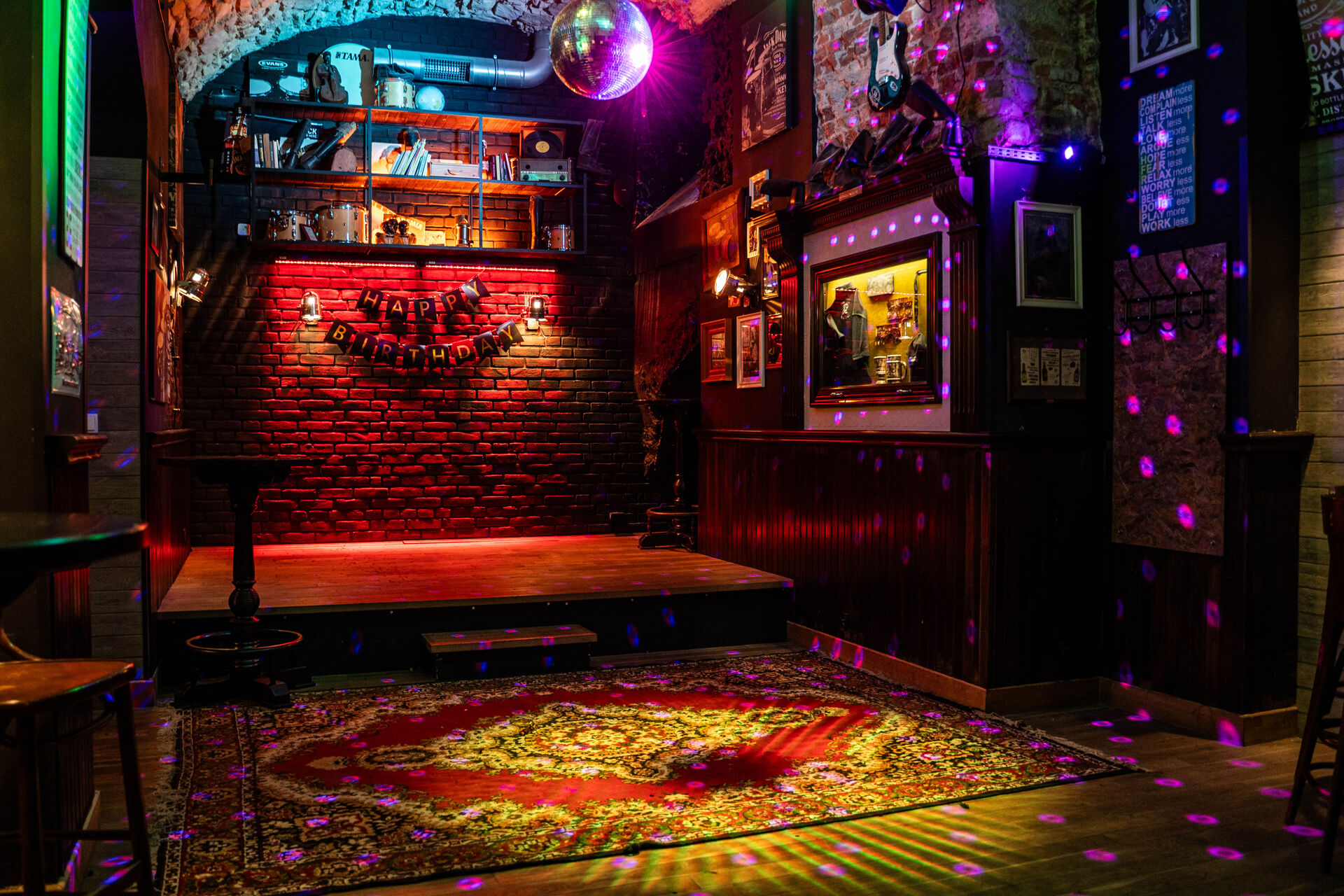 SALA KLUBOWA NA WYŁĄCZNOŚĆ